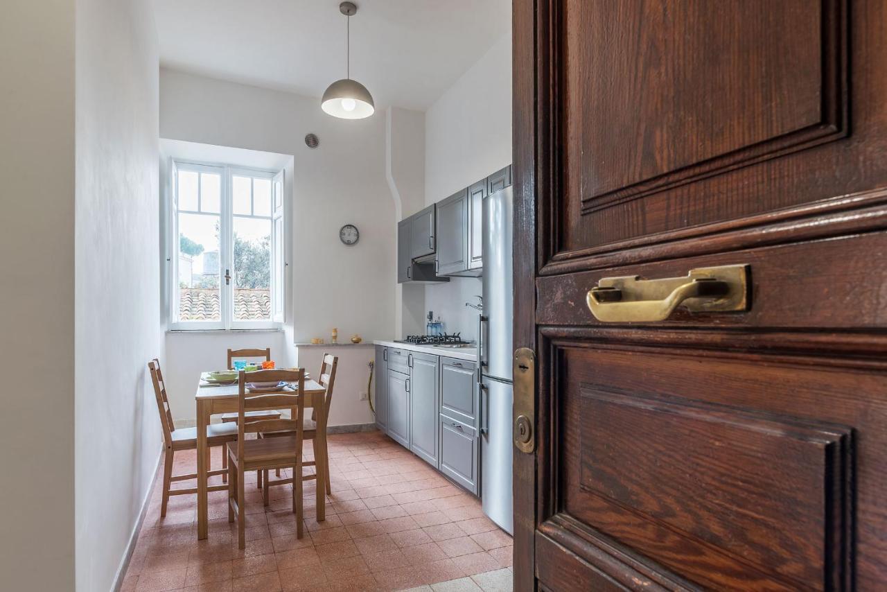 Colosseo & Colle Oppio Cozy Apartment Ρώμη Εξωτερικό φωτογραφία